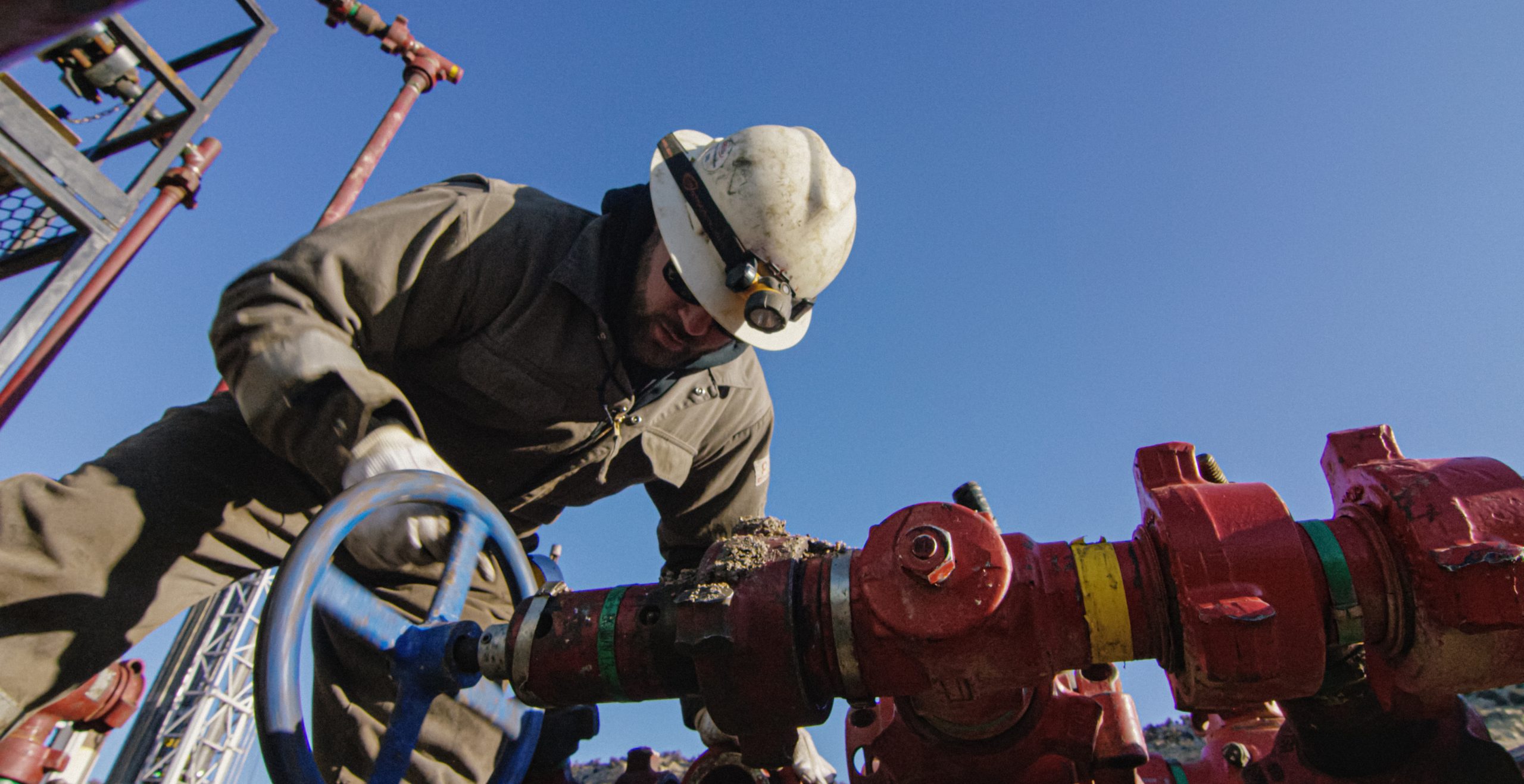 roughneck oil rig worker